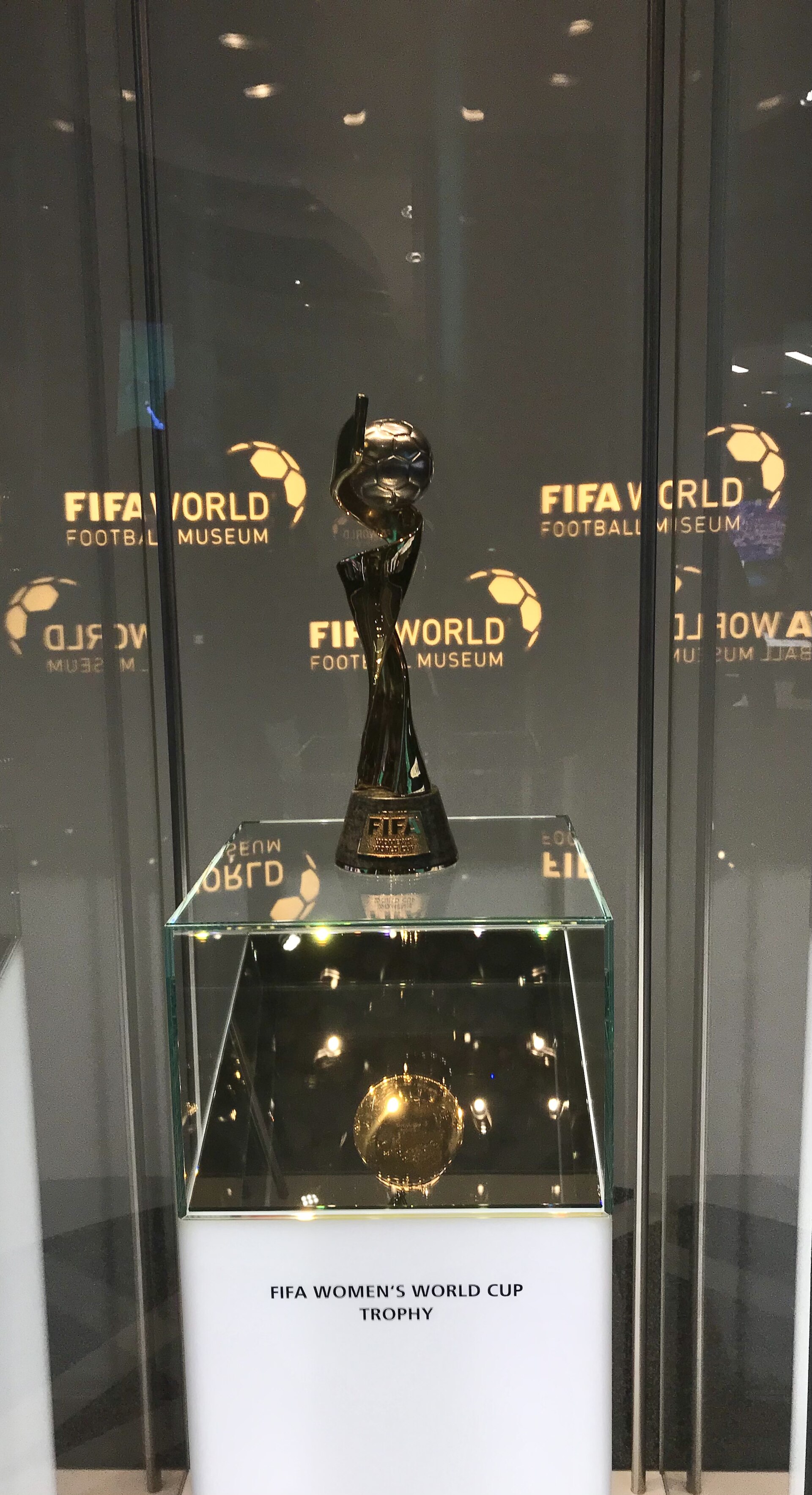 好用！马穆季前赛前三战场均仅19.4分钟 得14分2板&三分57.1%